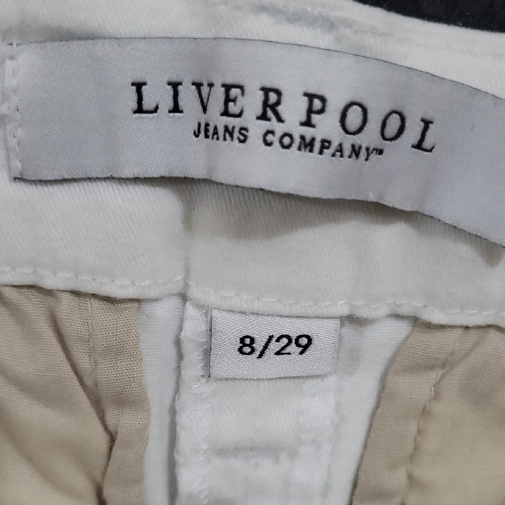 Liverpool White Summer Shorts Women's Size 8 29 Cuffed Mid Rise Classic cotton